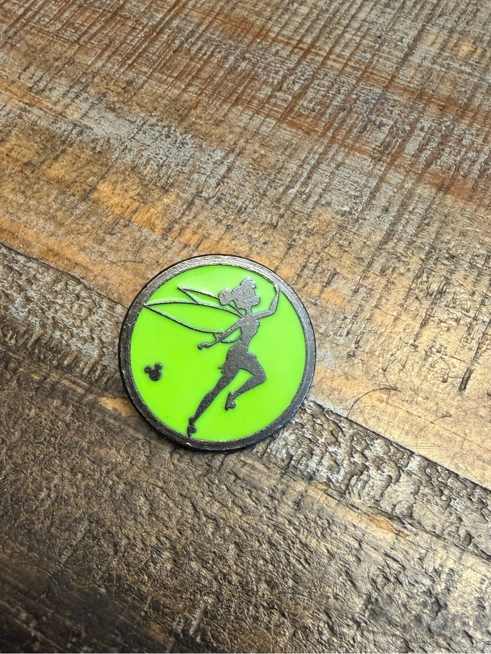 Disney Tinkerbell Pin Hidden Mickey Green Silhouette